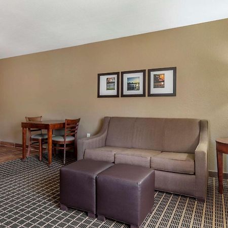 Comfort Suites Delavan - Lake Geneva Area Екстер'єр фото
