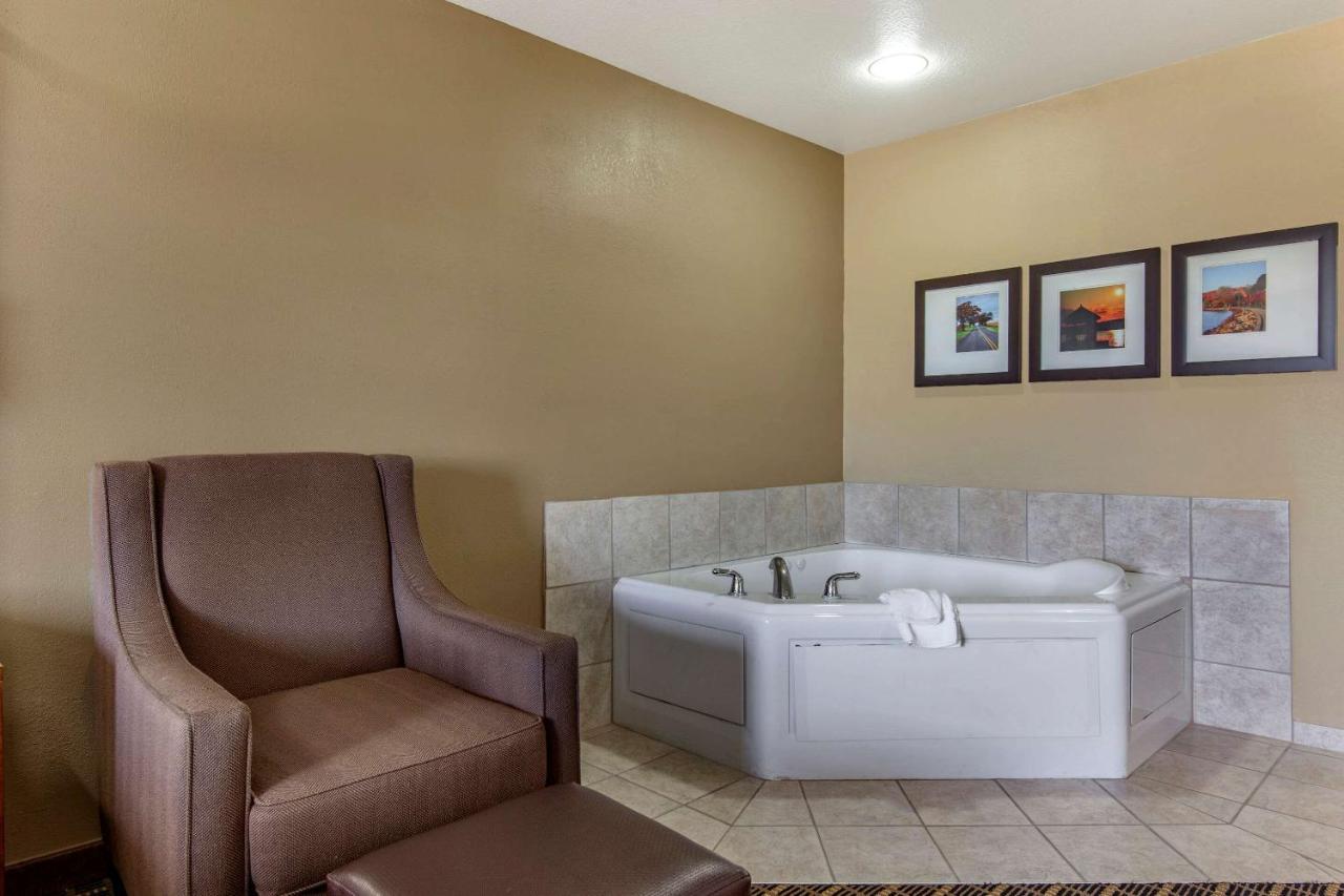 Comfort Suites Delavan - Lake Geneva Area Екстер'єр фото