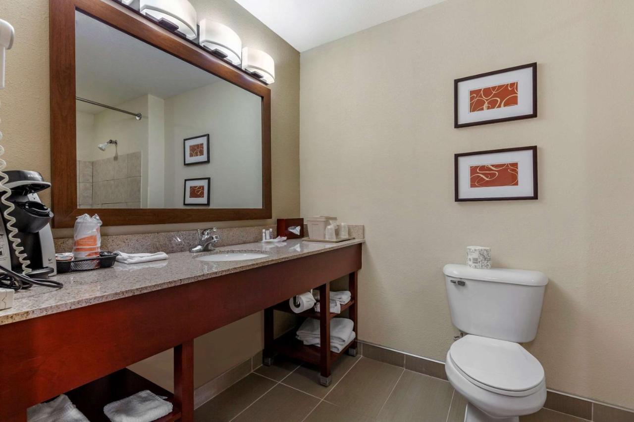 Comfort Suites Delavan - Lake Geneva Area Екстер'єр фото