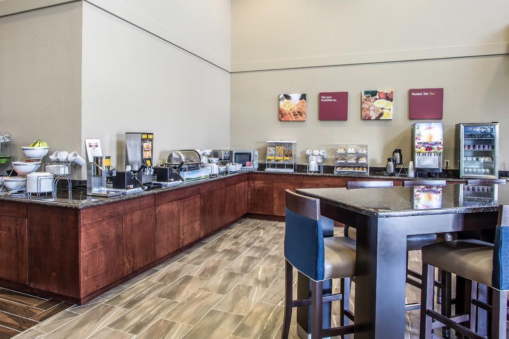Comfort Suites Delavan - Lake Geneva Area Екстер'єр фото