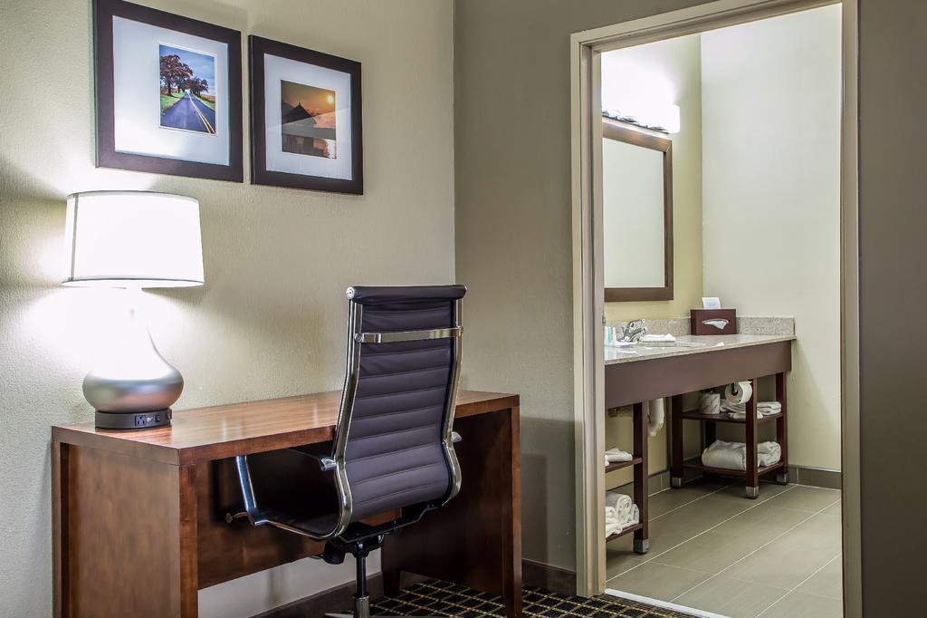 Comfort Suites Delavan - Lake Geneva Area Екстер'єр фото