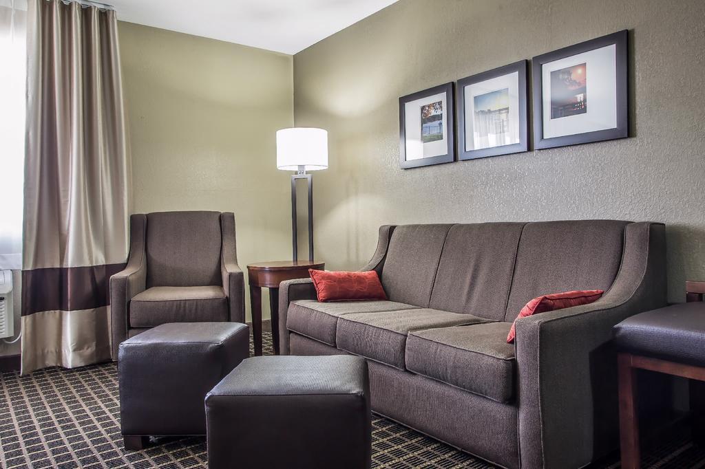 Comfort Suites Delavan - Lake Geneva Area Екстер'єр фото