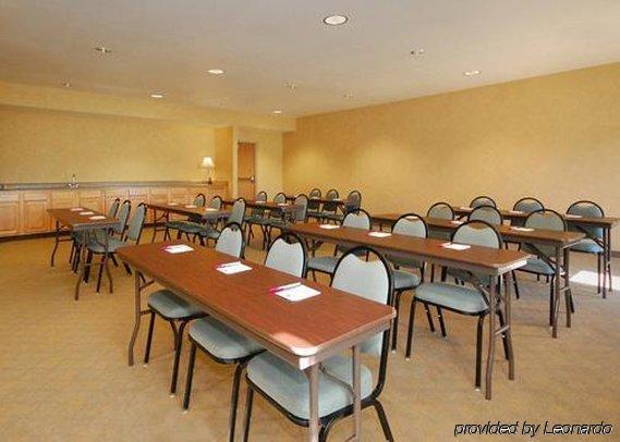 Comfort Suites Delavan - Lake Geneva Area Зручності фото